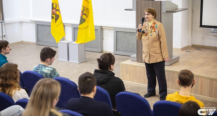 Foreign students of SSTU met with a former prisoner of a Nazi concentration camp