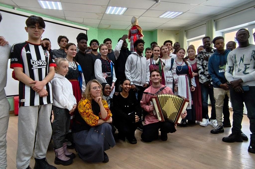Foreign Students of SSTU Get Acquainted with Maslenitsa Traditions
